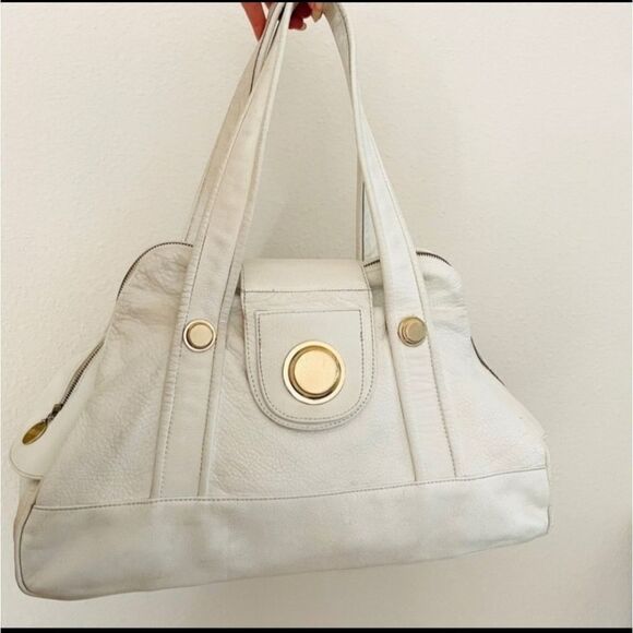 GUSSTO WHITE PEBBLED SATCHEL - Picture 5 of 10